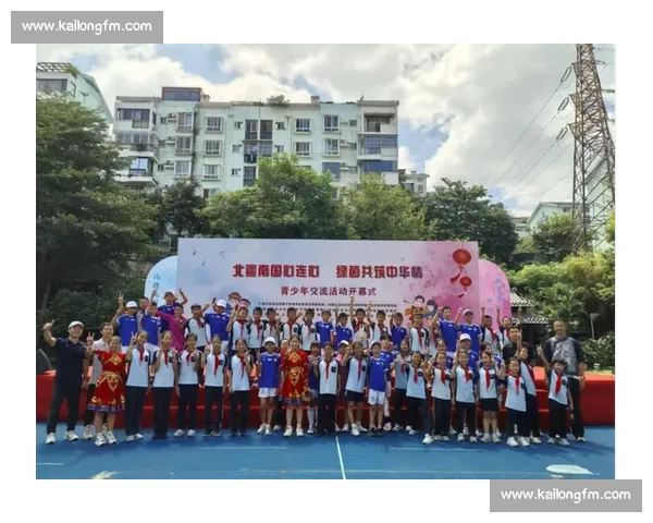 绿茵聚石榴籽 2025 银川 “民族团结进步杯” 足球赛开赛