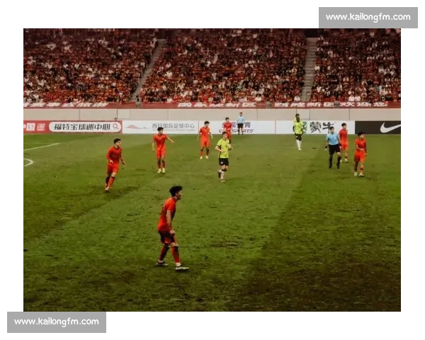 韩乔生激情解说苏超扬泰德比,两万球迷见证经典再现